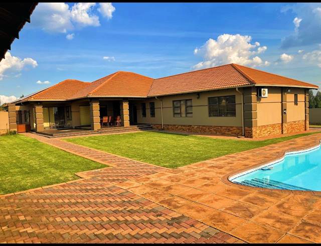 4 BEDROOM HOUSE FOR SALE IN THREE RIVERS EAST